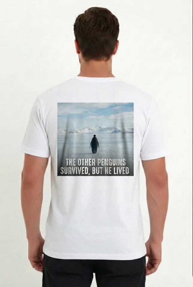 Erkek Oversize Tişört - Sırt Baskılı Survivor Penguin Temalı, Felsefi Yazılı Bisiklet Yaka Tişört - Beyaz